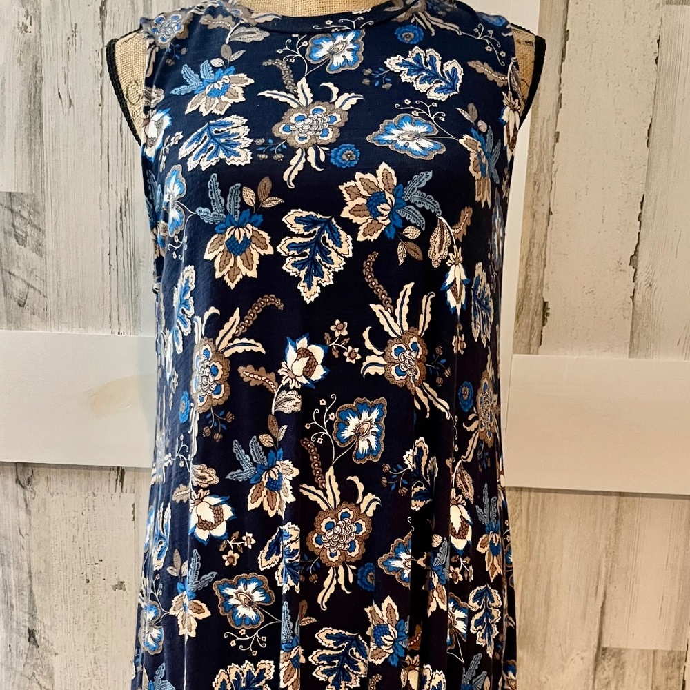 TOP SLEEVELESS  14/16W LANE BRYANT